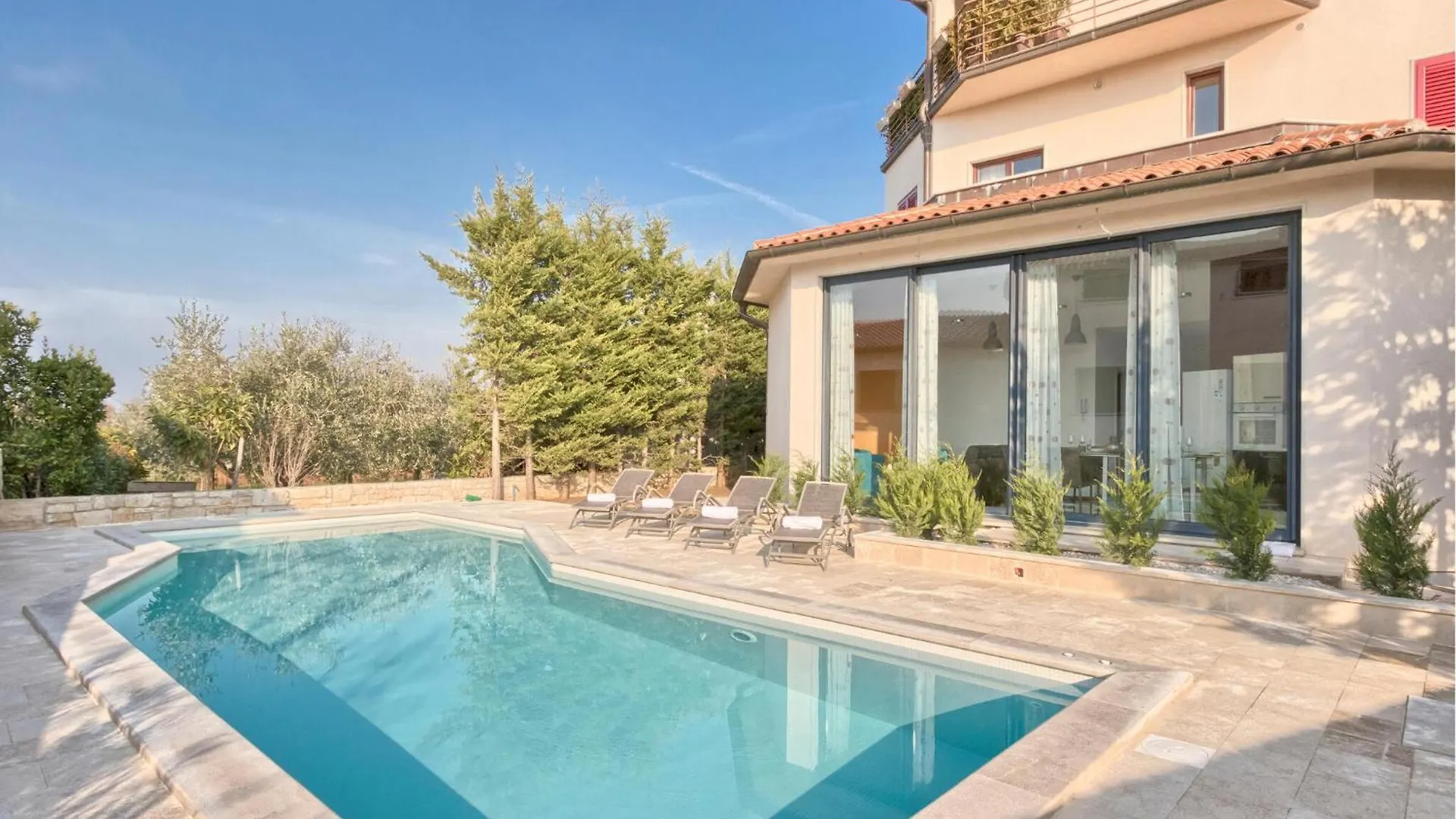 2 Bedroom Amazing Apartment In Pula
