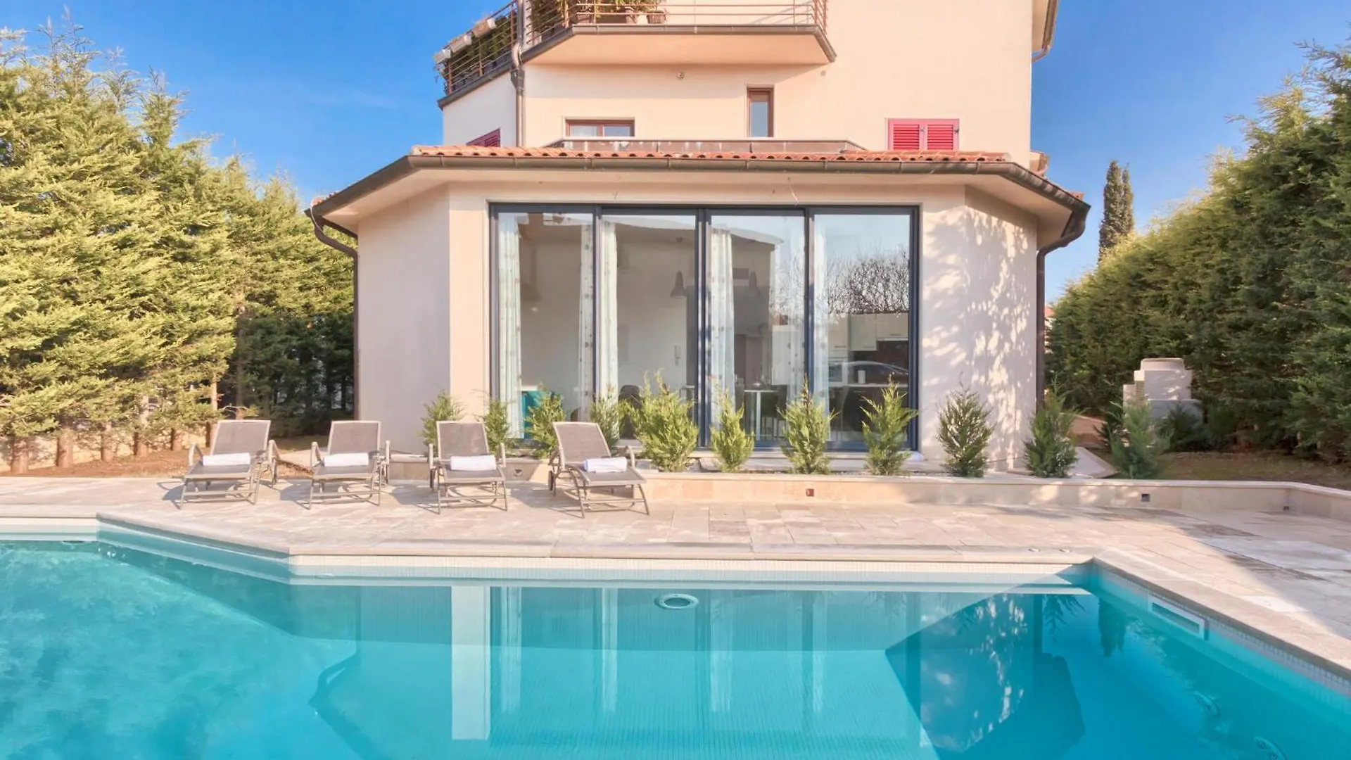 2 Bedroom Amazing Apartment In Pula