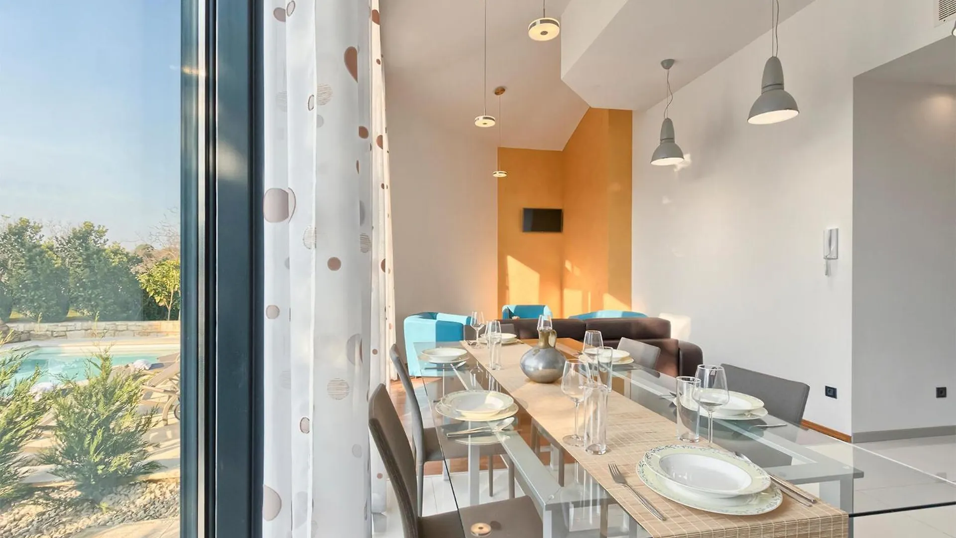 2 Bedroom Amazing Apartment In Pula 0*,