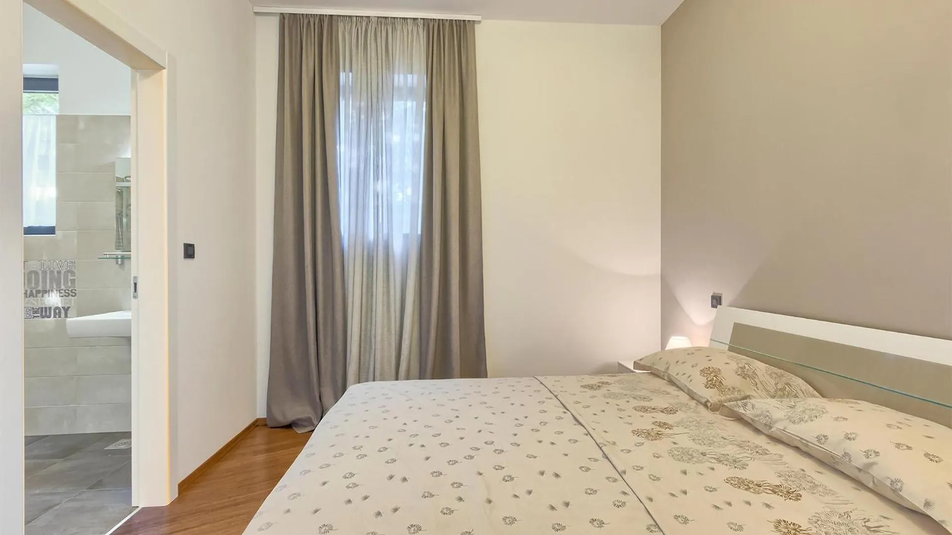 2 Bedroom Amazing Apartment In Pula